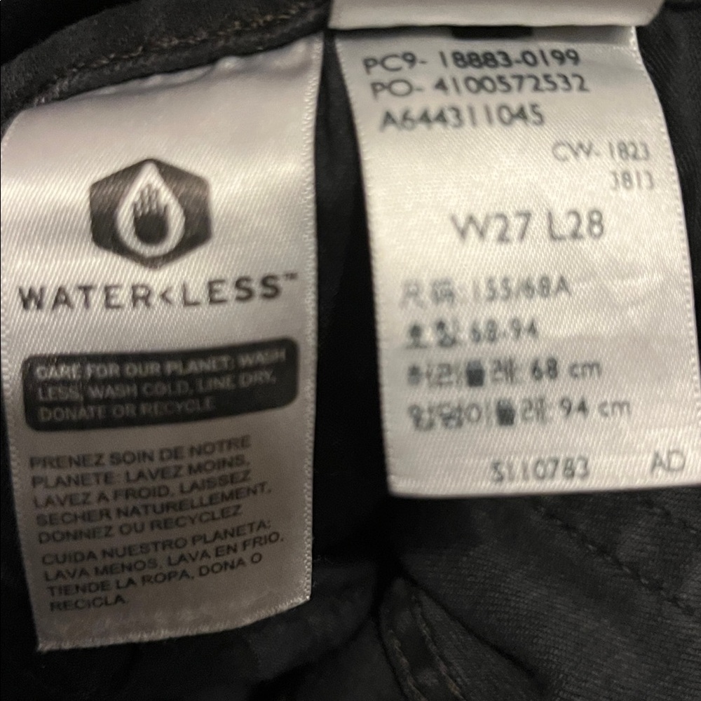 Levi's Women’s Black Straight Leg Jeans - Picture 5 of 6